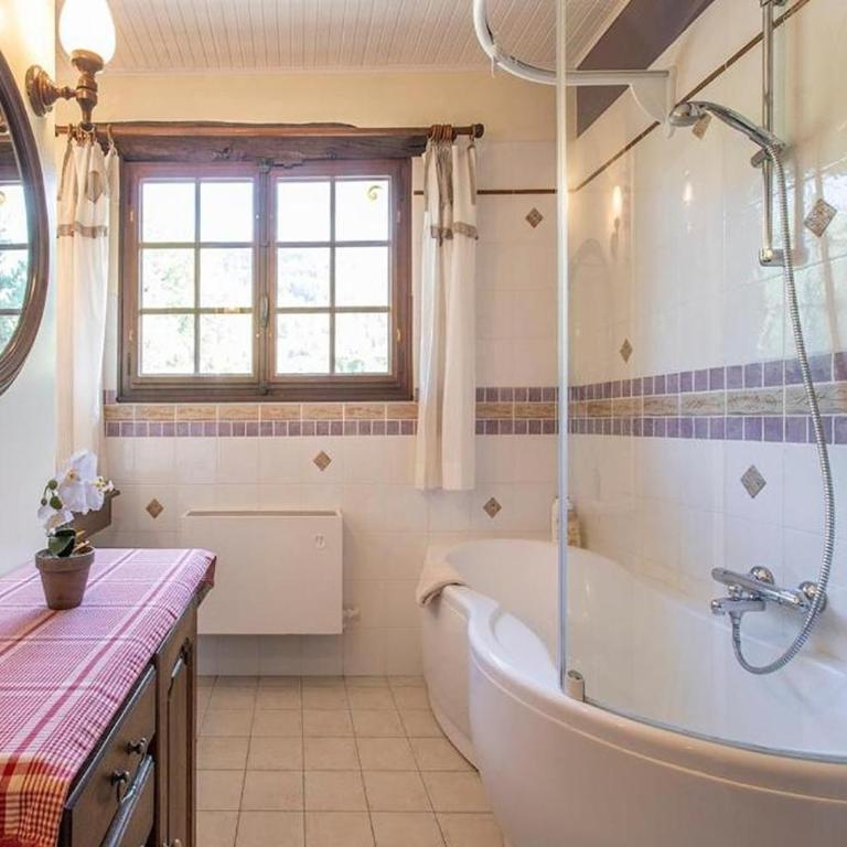 Lake Annecy Villa with Jacuzzi - Villa avec Piscine Privée - 40