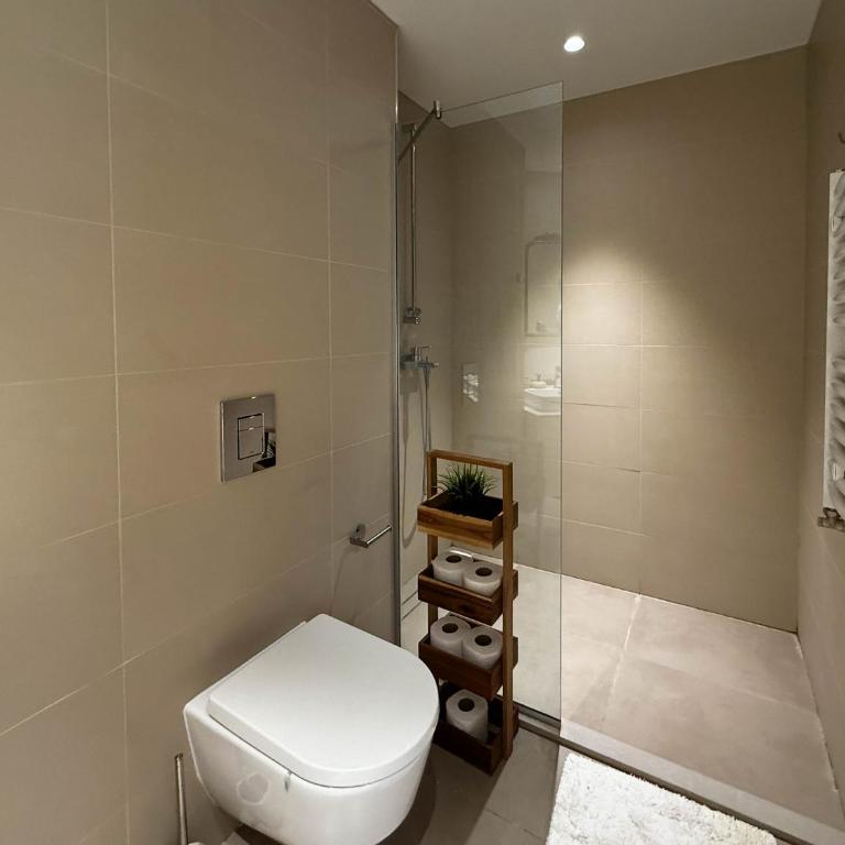 BW City Elegance Collection - Two-Bedroom Apartment with River View - 9