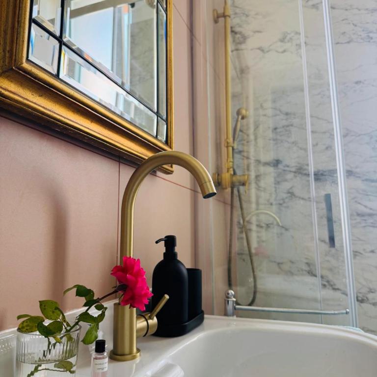 HERITAGE HOUSE City Center -ENTIRE APARTMENT- - Appartamento Deluxe con 2 Camere da Letto e Balcone - 26