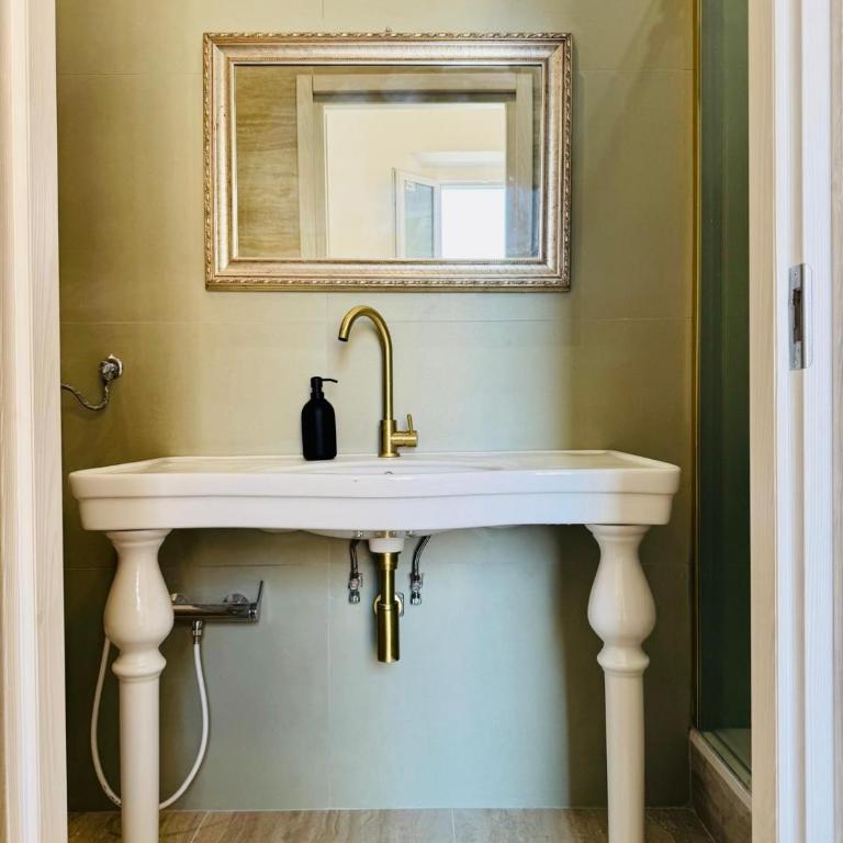 HERITAGE HOUSE City Center -ENTIRE APARTMENT- - Appartamento Deluxe con 1 Camera da Letto e Balcone - 17