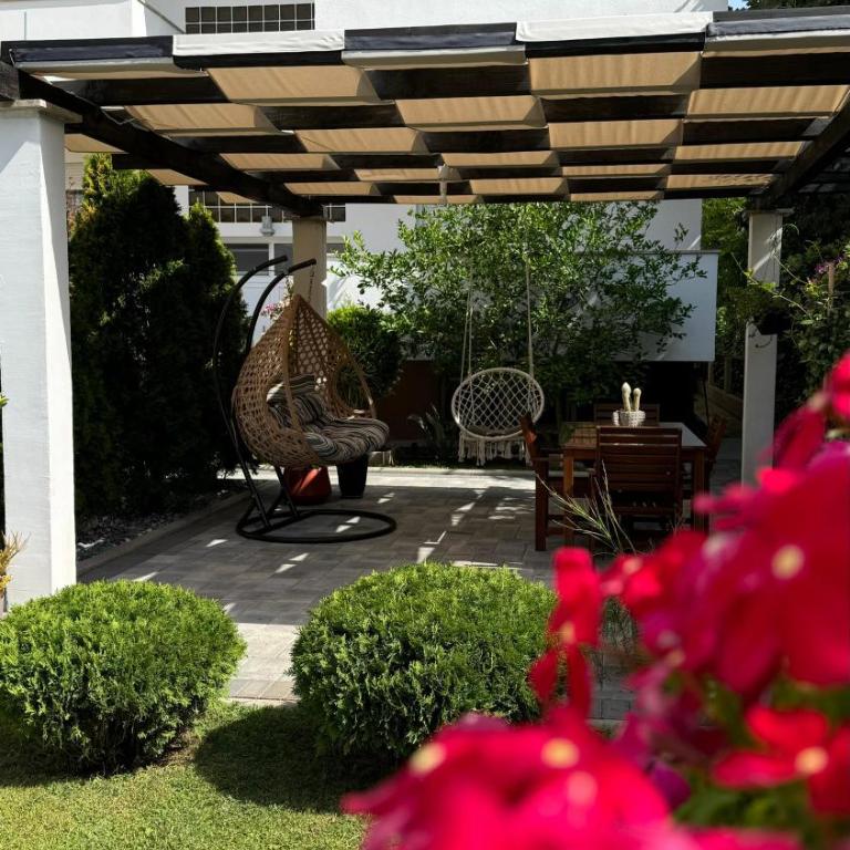 Guest House NO 13 - Three-Bedroom Apartment - 15