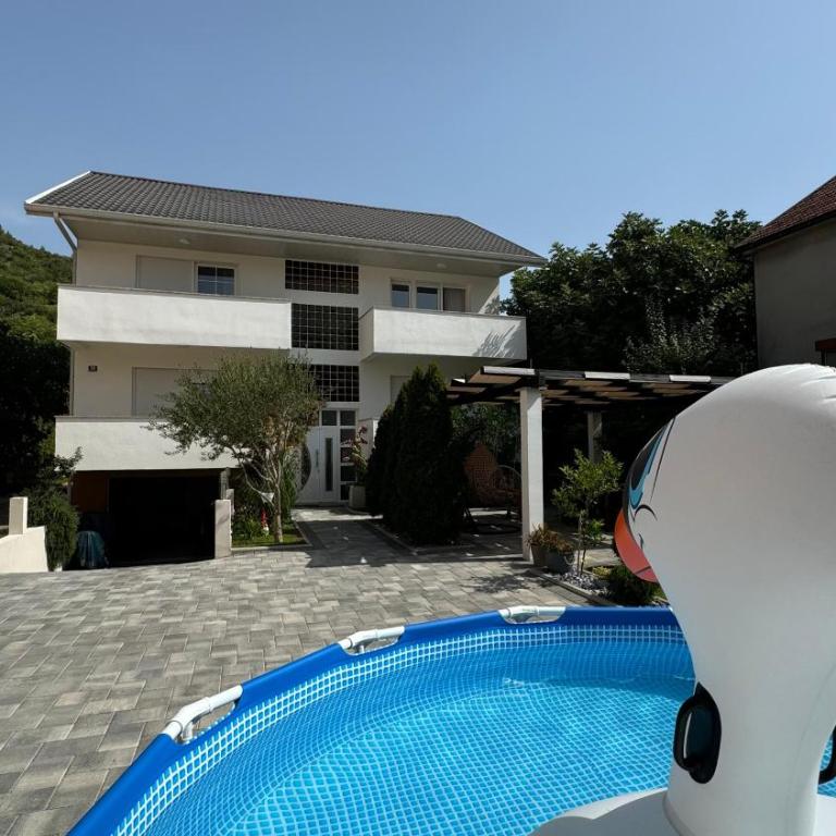 Guest House NO 13 - Three-Bedroom Apartment - 13