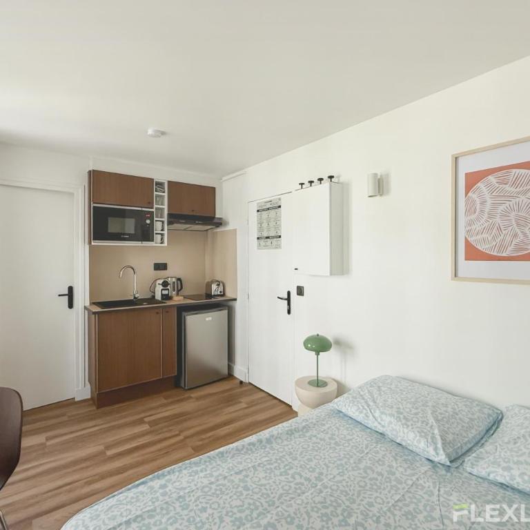 Charming 20m Studio in Paris 20 with shared terrace - Studio - 5