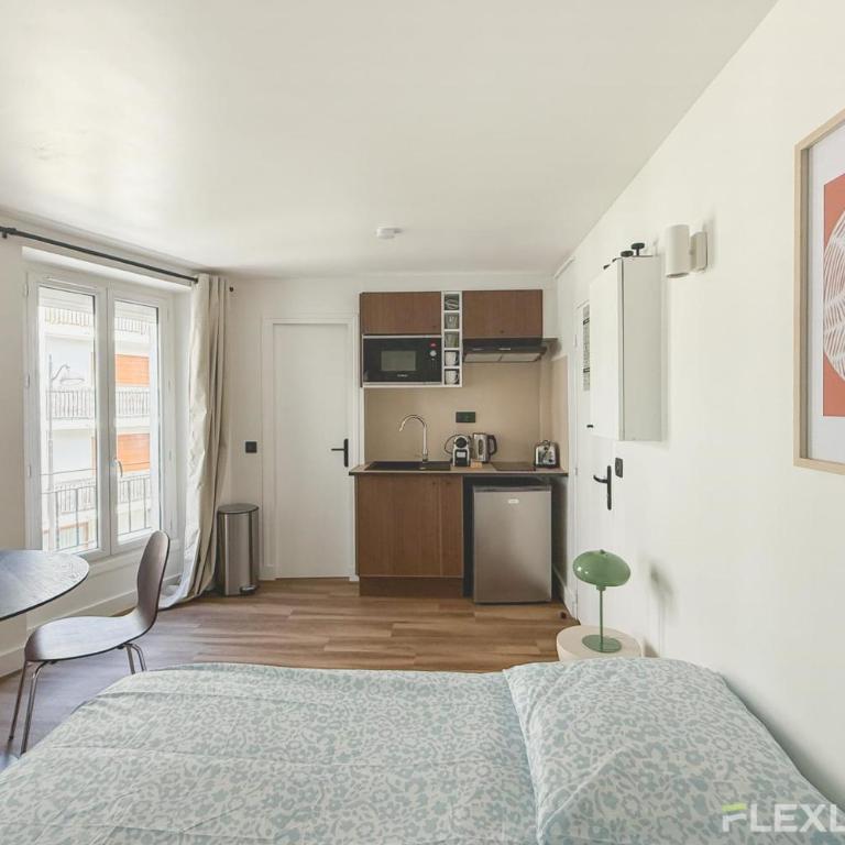 Charming 20m Studio in Paris 20 with shared terrace - Studio - 6