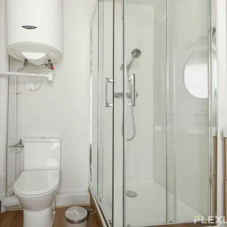 Charming 20m Studio in Paris 20 with shared terrace - Studio - 7
