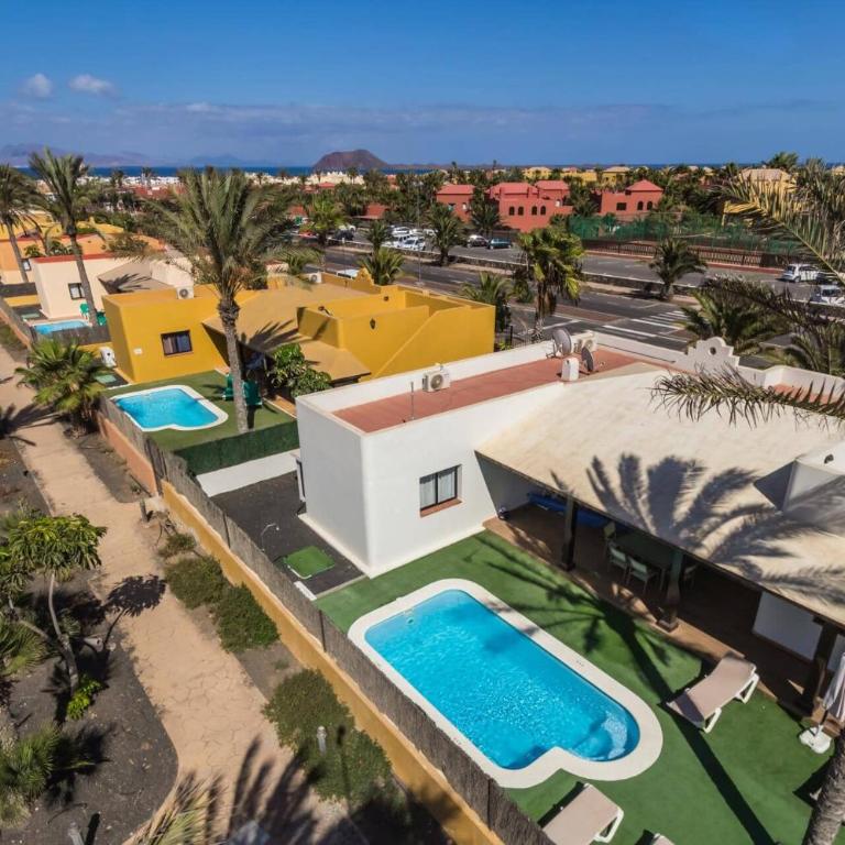 Villa Oasis by Villa Plus - Villa - 16