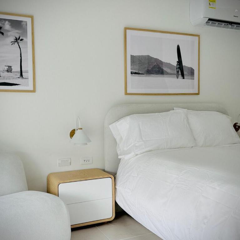 Modern Beach Retreat Luxury Feel - One-Bedroom Apartment - 11