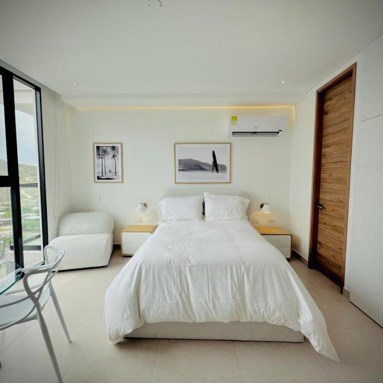 Modern Beach Retreat Luxury Feel - One-Bedroom Apartment - 13