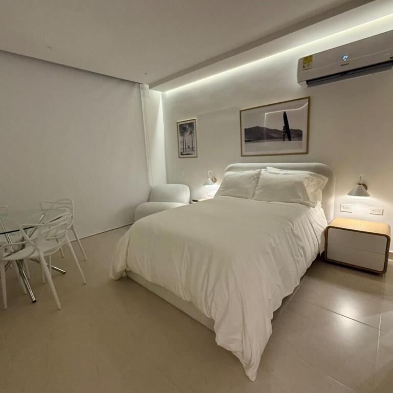 Modern Beach Retreat Luxury Feel - One-Bedroom Apartment - 23