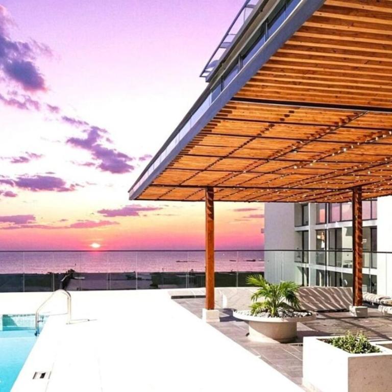 Modern Beach Retreat Luxury Feel - One-Bedroom Apartment - 35
