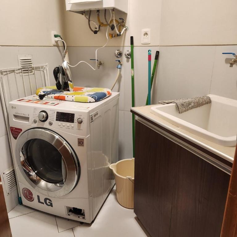 Confortable and modern, 14th Floor - Two-Bedroom Apartment - 15