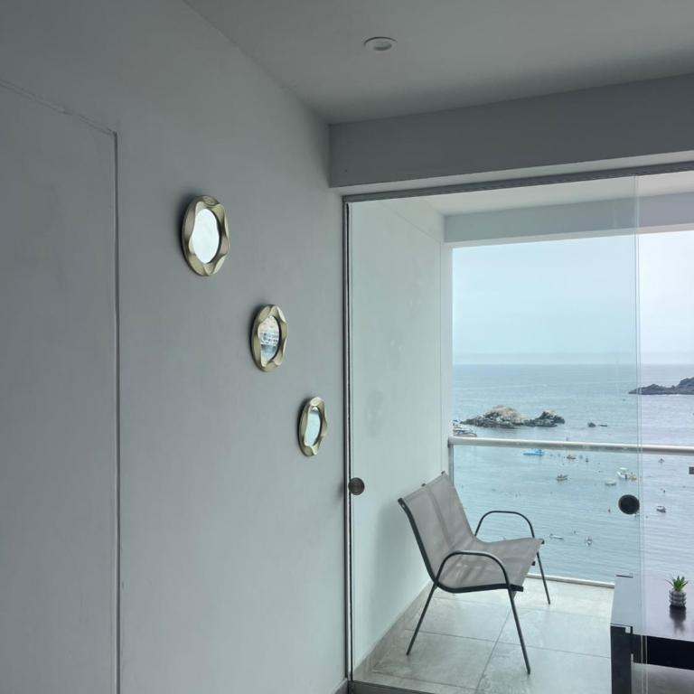 Departamento único con vista al mar y terraza - Three-Bedroom Apartment - 6