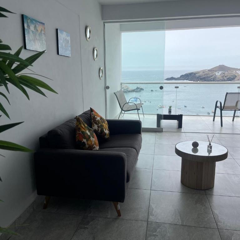 Departamento único con vista al mar y terraza - Three-Bedroom Apartment - 5
