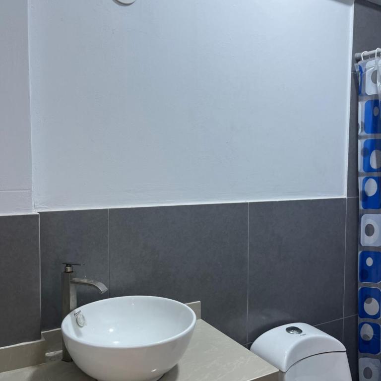 Departamento único con vista al mar y terraza - Three-Bedroom Apartment - 17