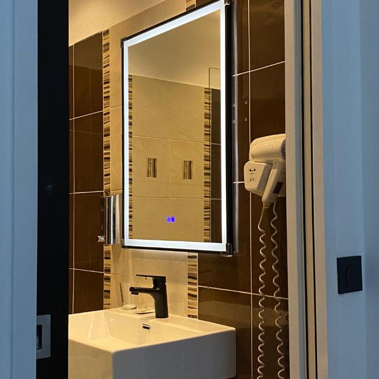 Luxor Bastille Hotel - Chambre Familiale - 8