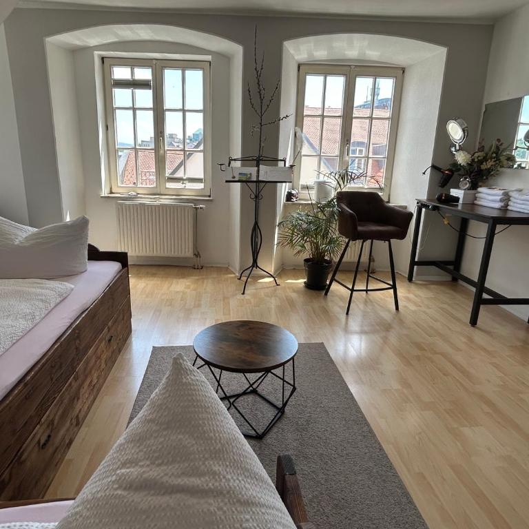 Schlafen wie Prinzessinen in Kempten Schlösschen - Camera Tripla Comfort Doccia in Comune, Servizi Igienici e Cucina in Comune - 3