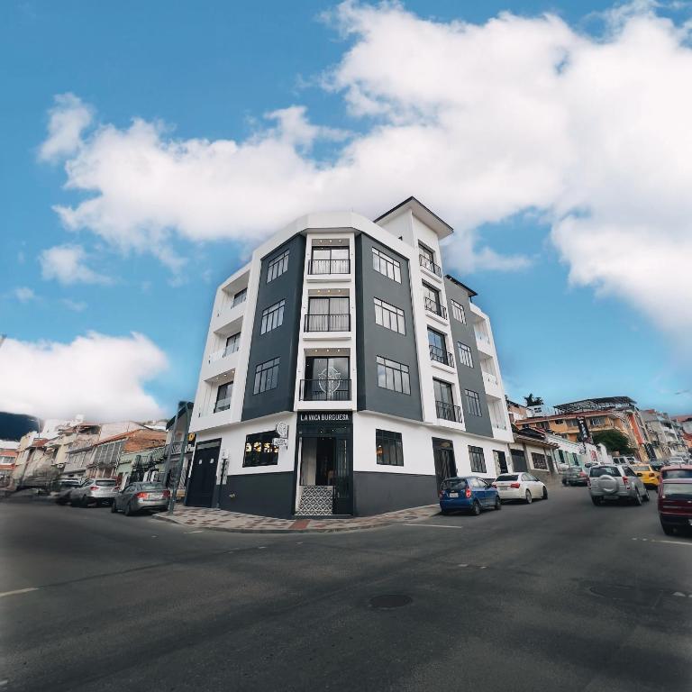 Sofisticado Departamento Central en Loja - Apartamento de 2 dormitorios - 1