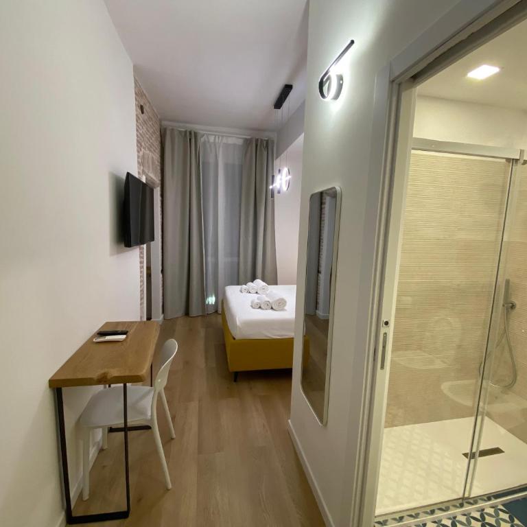 Palazzo Cavour Rooms & Breakfast - Camera Matrimoniale Deluxe con Balcone - 5