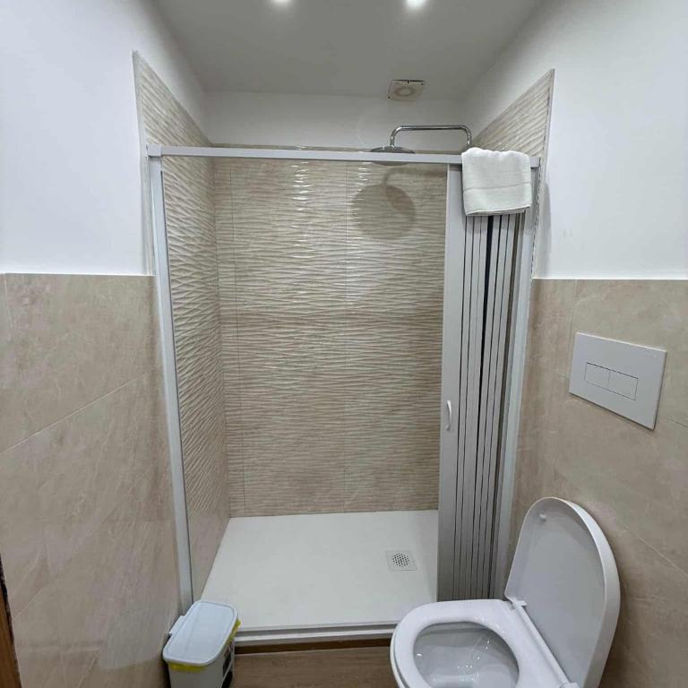 nuova oreto stazione rooms - Camera Tripla con Bagno Privato - 12