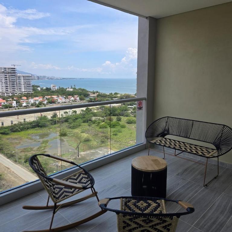 Family Friendly Modern 2BR 2BA Steps to Beach - Apartamento de 2 dormitorios con vistas al océano - 1