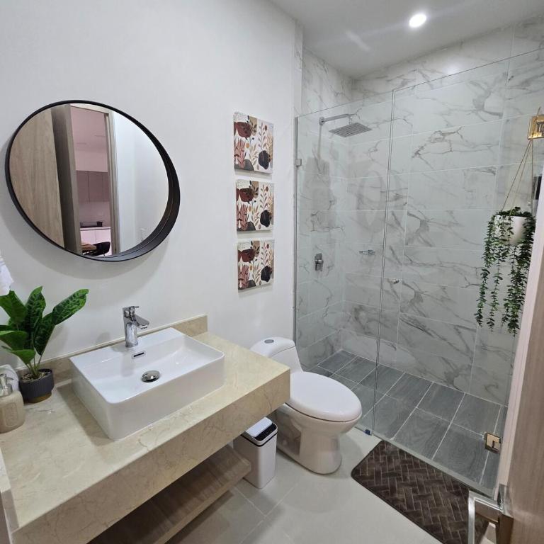 Family Friendly Modern 2BR 2BA Steps to Beach - Apartamento de 2 dormitorios con vistas al océano - 10