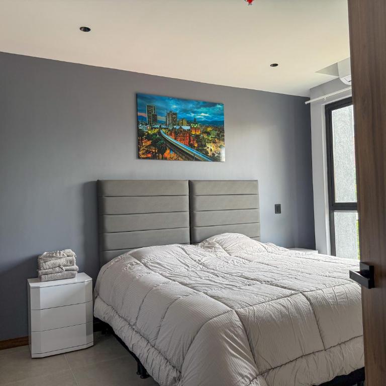 Luxury Poblado Apt Patio Bonito Brand New! Modern - Two-Bedroom Apartment with Balcony - 2