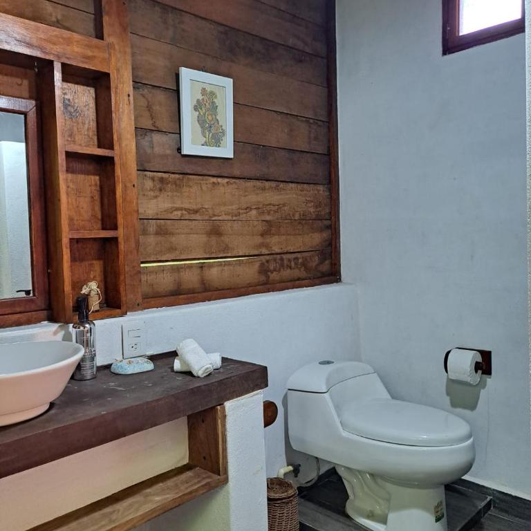 Casa Mango - Habitación con cama grande y balcón - 19