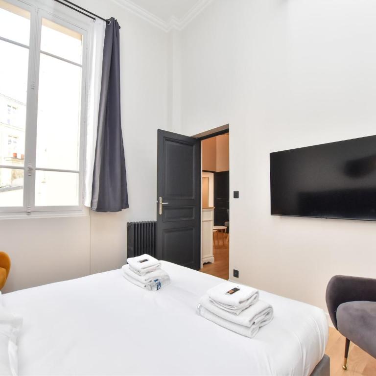 Charming apartment - 2BR 7P - Arc de Triomphe - One-Bedroom Apartment - 11