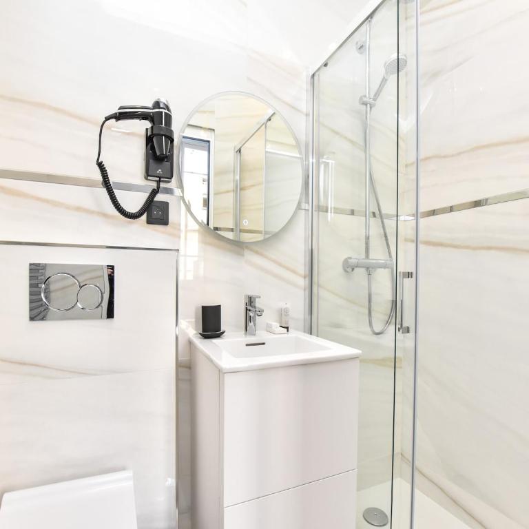 Charming apartment - 2BR 7P - Arc de Triomphe - One-Bedroom Apartment - 13