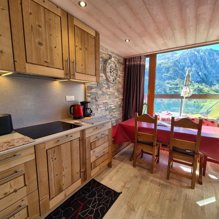 Appartement rénové proche des pistes, balcon, vue lac, WiFi - FR-1-502-389 - Apartment - 12