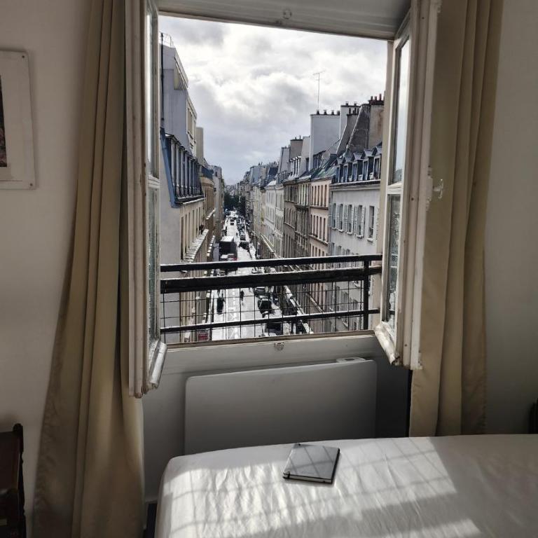 Elegant Haussmann apartment 50m G Lafayette - Appartement 1 Chambre - 6