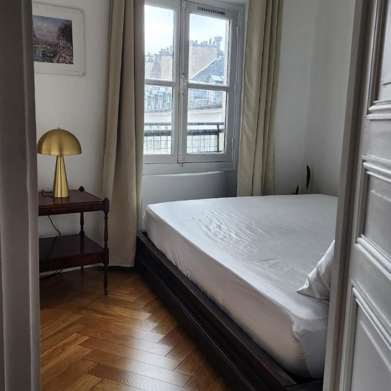 Elegant Haussmann apartment 50m G Lafayette - Appartement 1 Chambre - 17
