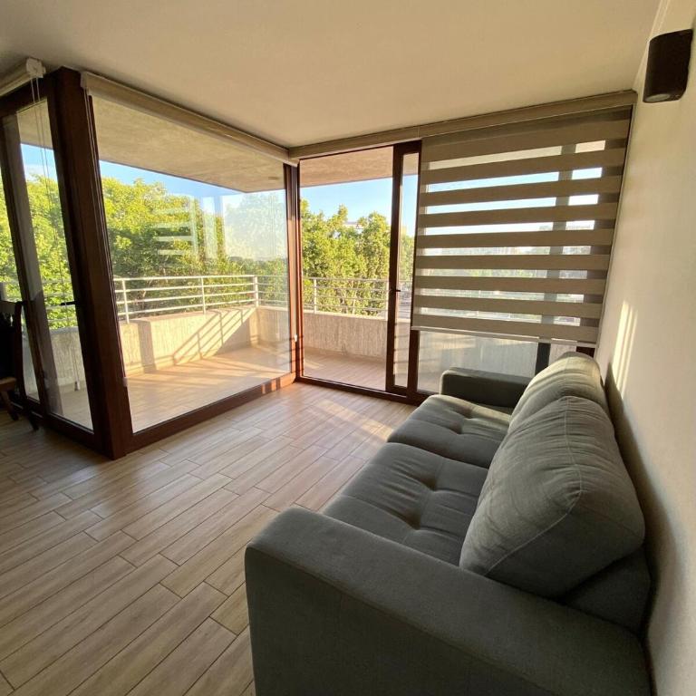 Exclusivo Departamento en Ñuñoa - Three-Bedroom Apartment with Balcony - 4