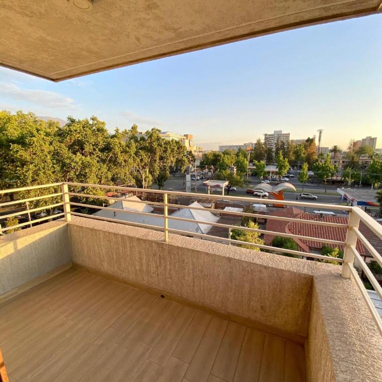 Exclusivo Departamento en Ñuñoa - Three-Bedroom Apartment with Balcony - 7
