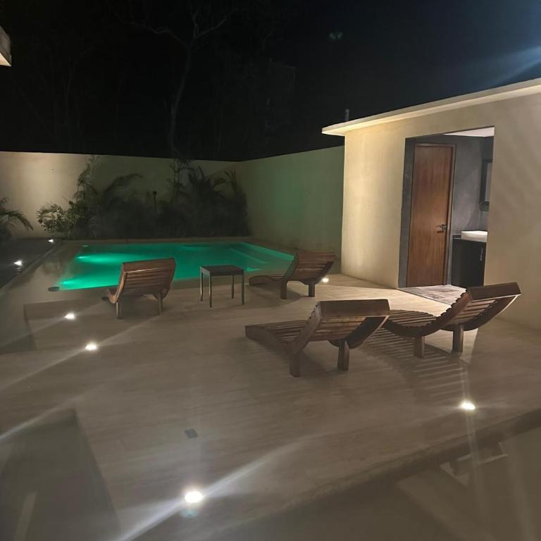 Studio Close to the beach Quiet Modern Laundry roof top pool - One-Bedroom Apartment - 7