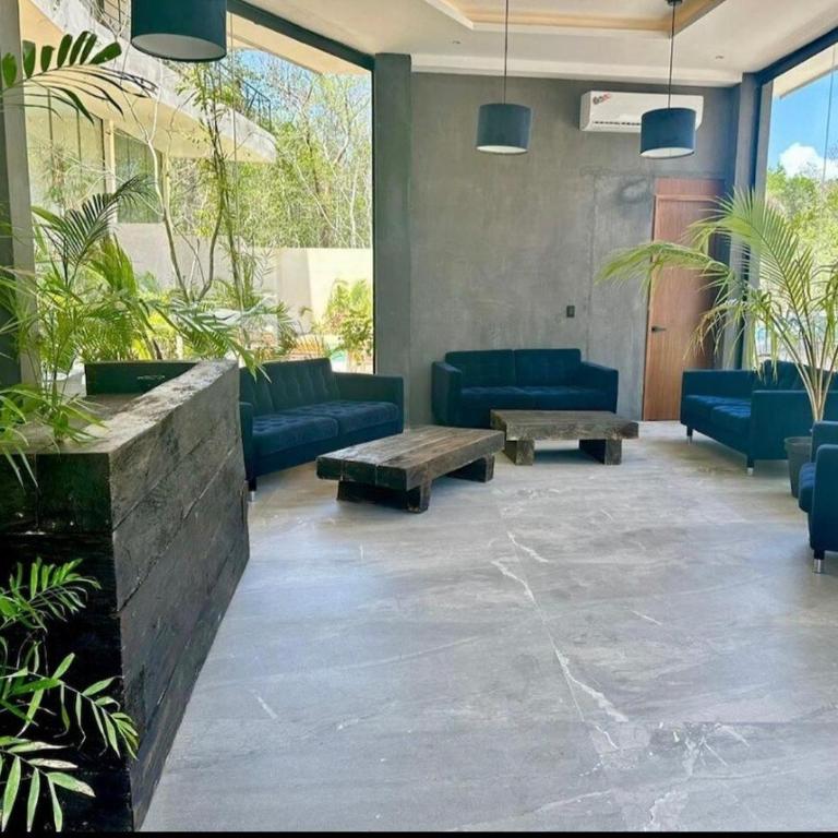 Studio Close to the beach Quiet Modern Laundry roof top pool - One-Bedroom Apartment - 16