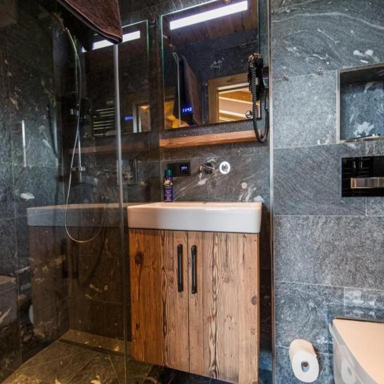 Chalet with Sauna and Natural Pool - Superior Chalet - 19