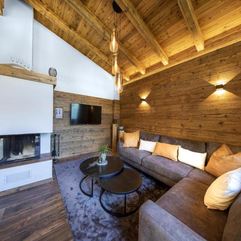 Chalet near Slopes, Sleeps 6 - Chalet mit 3 Schlafzimmern - 7
