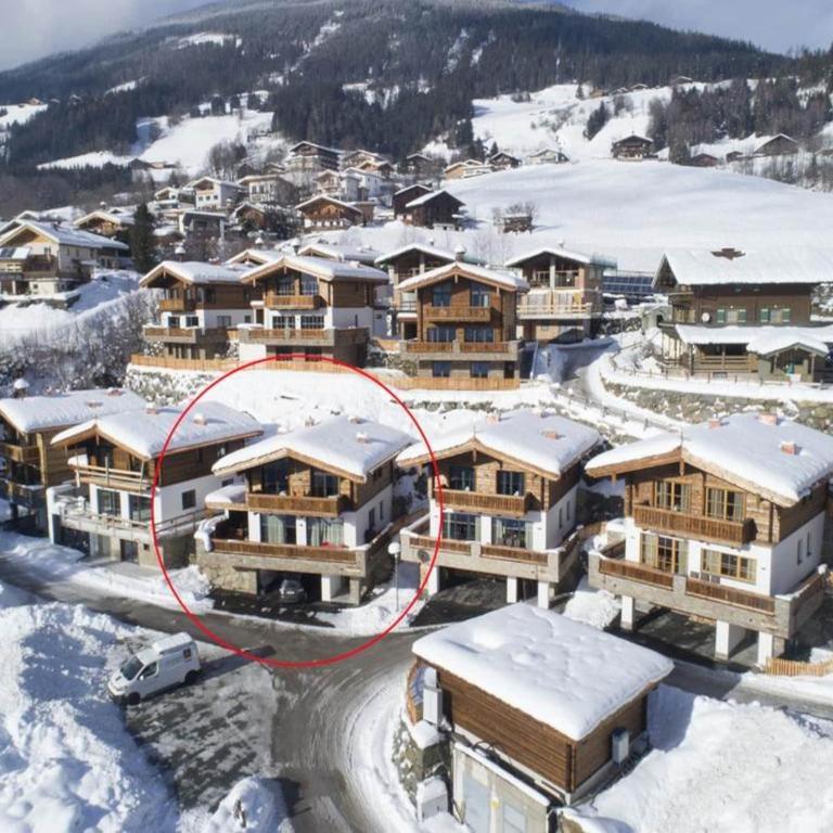 Chalet Retreat with Terrace & Sauna - Chalet mit 3 Schlafzimmern - 3