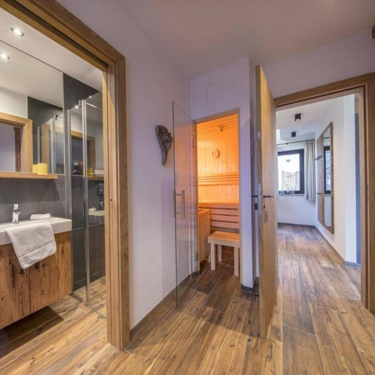 Chalet Retreat with Terrace & Sauna - Chalet mit 3 Schlafzimmern - 23