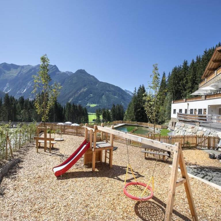 Alpine Chalet with Mountain Views - Chalet mit 2 Schlafzimmern - 29