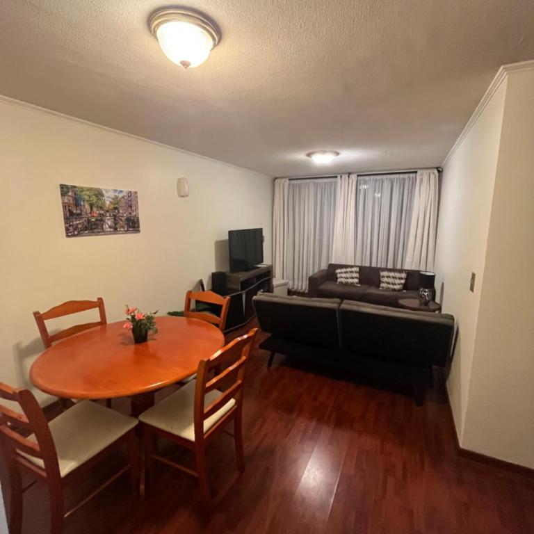 Departamento en Valparaíso, Playa Las Torpederas - Two-Bedroom Apartment with Balcony - 4