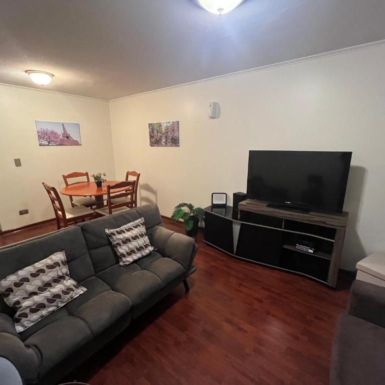Departamento en Valparaíso, Playa Las Torpederas - Two-Bedroom Apartment with Balcony - 9