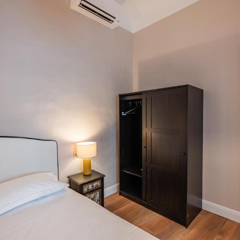 Florence Dome Rooms - Camera Familiare con Bagno Privato - 4