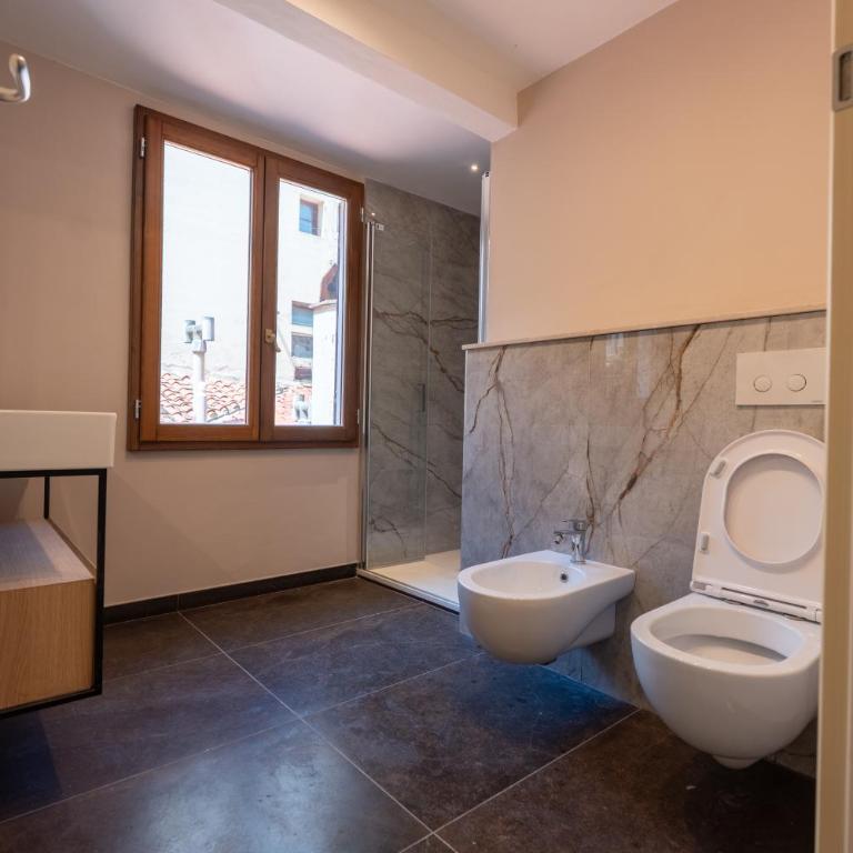 Florence Dome Rooms - Camera Familiare con Bagno Privato - 5