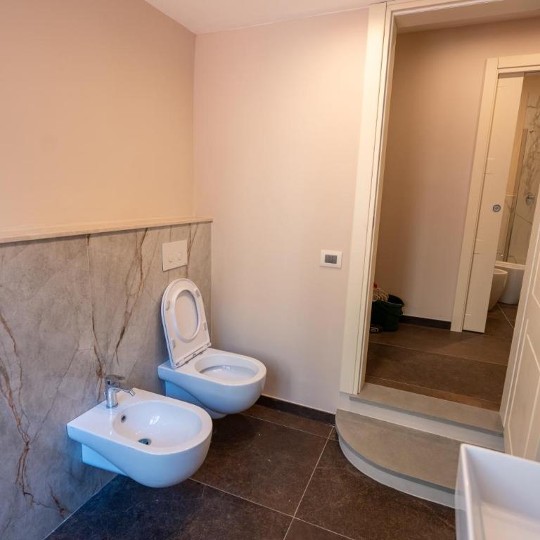 Florence Dome Rooms - Camera Familiare con Bagno Privato - 7