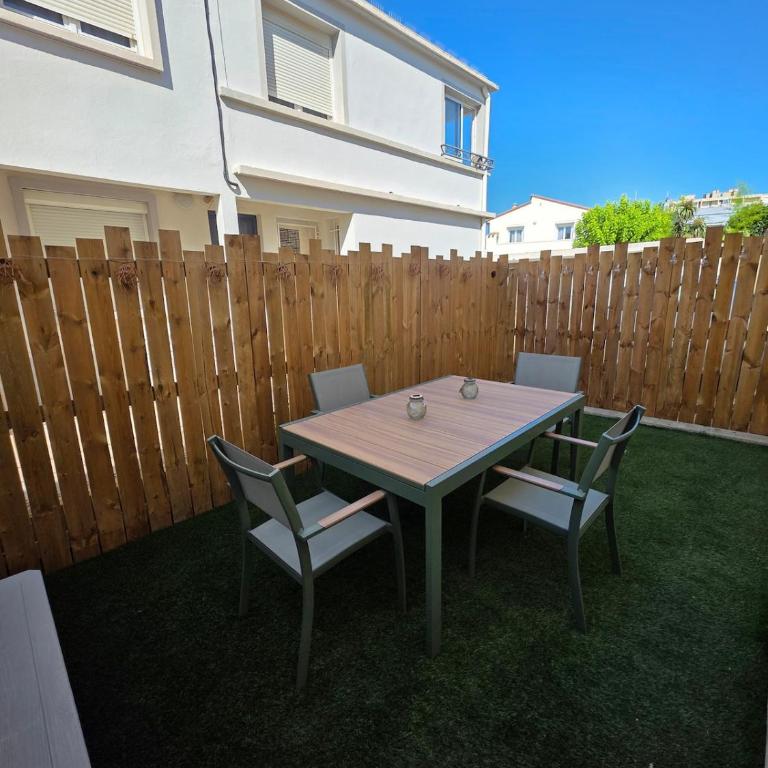 Appartement avec BEL Extérieur et Parking Privatif - Apartment mit 1 Schlafzimmer und Terrasse - 15