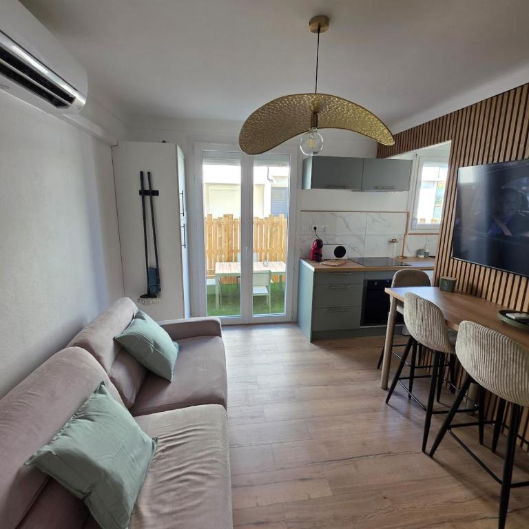 Appartement avec BEL Extérieur et Parking Privatif - Apartment mit 1 Schlafzimmer und Terrasse - 18