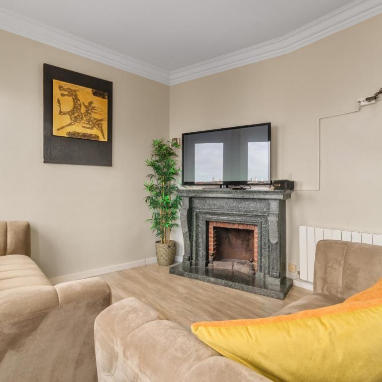 Suite Home Sagrada Familia - Apartment with Private Terrace (8 Adults) - Penthouse with Sagrada Familia view - 2