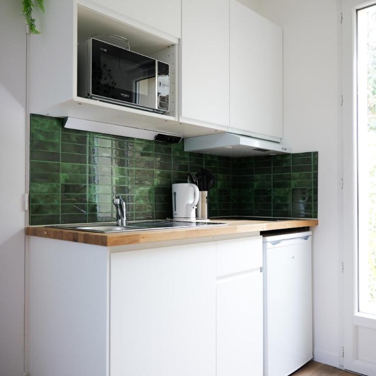 Studio entièrement rénové avec patio - 2 personnes - Studio - 7